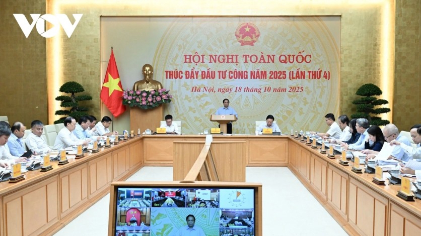 Government leader urges faster public investment to meet 2025 growth target